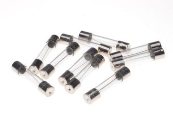 15A STIKLA DROŠINĀTĀJI 6x30mm AA0064