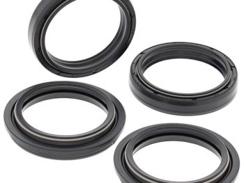 Blīvslēgu un putekļu gumijas komplekts HONDA CR; KAWASAKI KX; SUZUKI RM 125-1200 1996-2017 Izmēri: 46x58x9,5