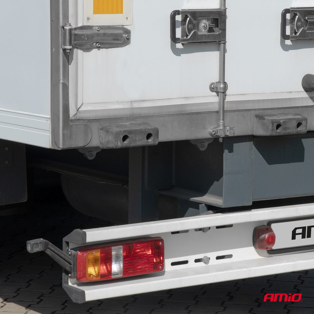 Parkošanās palīgsistēma LED-GRAF 4 sensori melna TRUCK 19mm AMIO-02280 Parkošanās palīgsistēma LED-GRAF 4 sensori melna TRUCK 19mm AMIO-02280 - Image 3