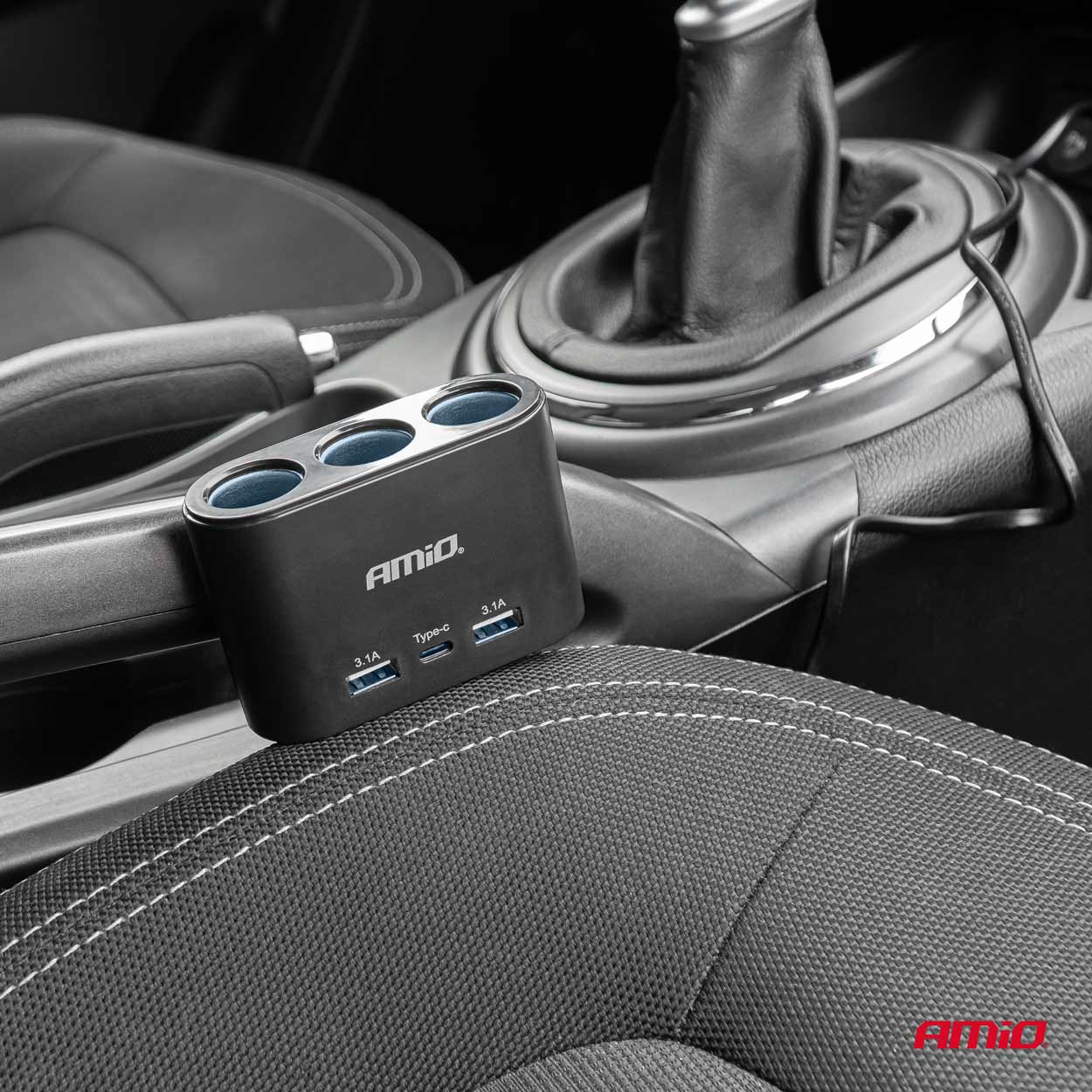 Trīskāršā pagarinātāja ligzda lādētājam 2x USB A 1x USB C 12/24V 120W 70cm AMIO-04361 Trīskāršā pagarinātāja ligzda lādētājam 2x USB A 1x USB C 12/24V 120W 70cm AMIO-04361 - Image 2