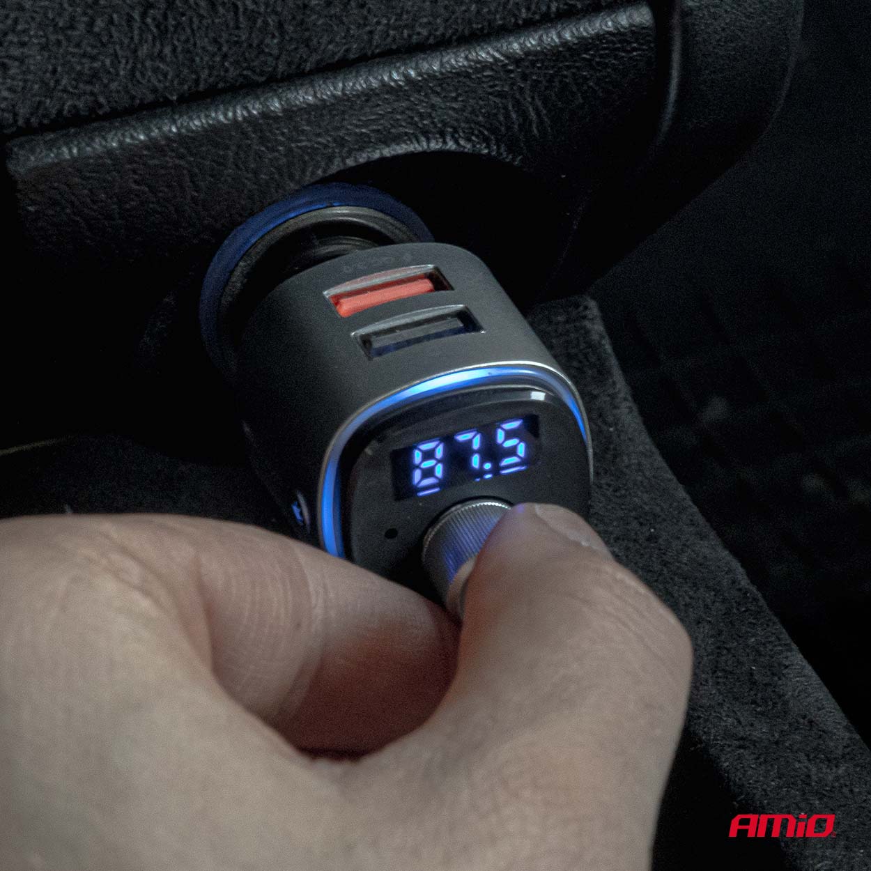 Automašīnas FM raidītājs 2×USB-A microSD 12V 24V AMIO-04654 Automašīnas FM raidītājs 2×USB-A microSD 12V 24V AMIO-04654 - Image 3