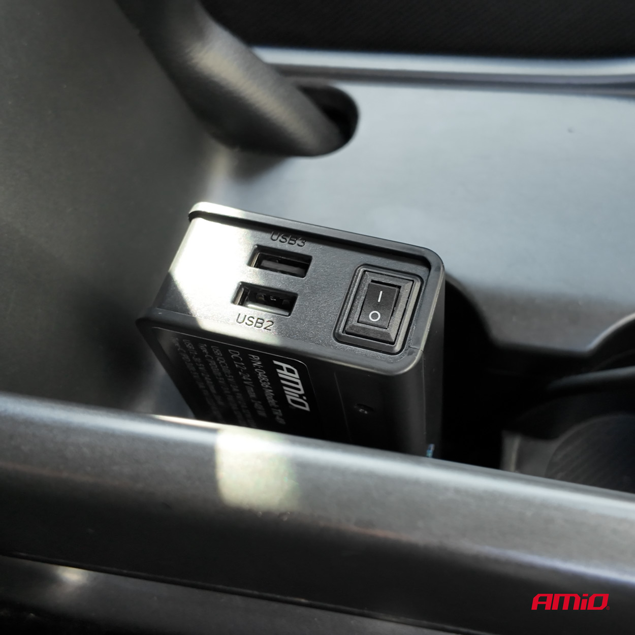 Pagarinātāja ligzda ar lādētāju 3xUSB-A USB-C QC 3.0 PD 3.0. 148W AMIO-04836 Pagarinātāja ligzda ar lādētāju 3xUSB-A USB-C QC 3.0 PD 3.0. 148W AMIO-04836 - Image 3