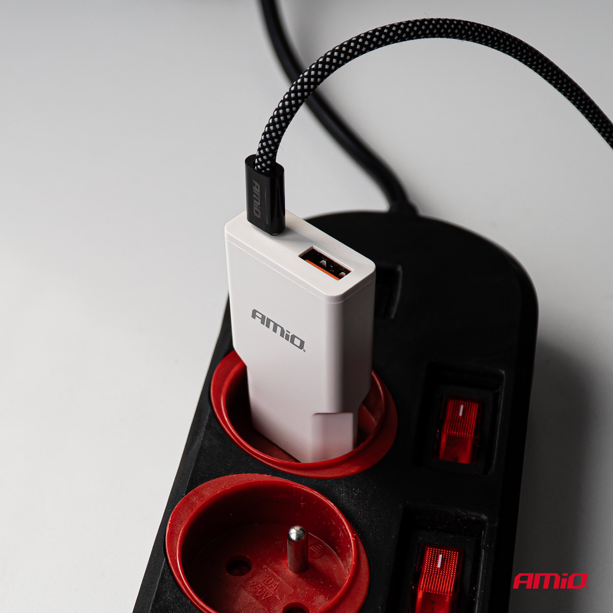 Sienas lādētājs 230V 20W GaN USB-C USB-A AMIO-04838 Sienas lādētājs 230V 20W GaN USB-C USB-A AMIO-04838 - Image 2